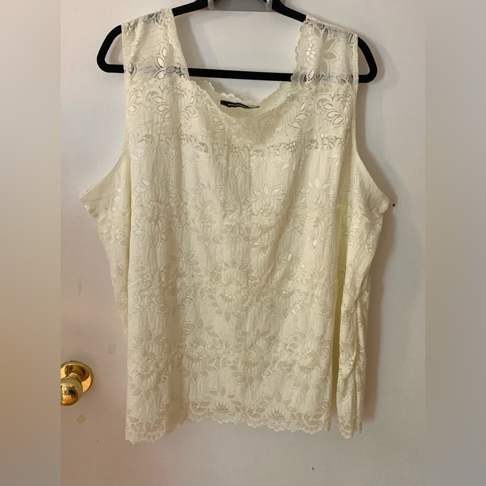 🎉213 PENNINGTONS ivory lace top